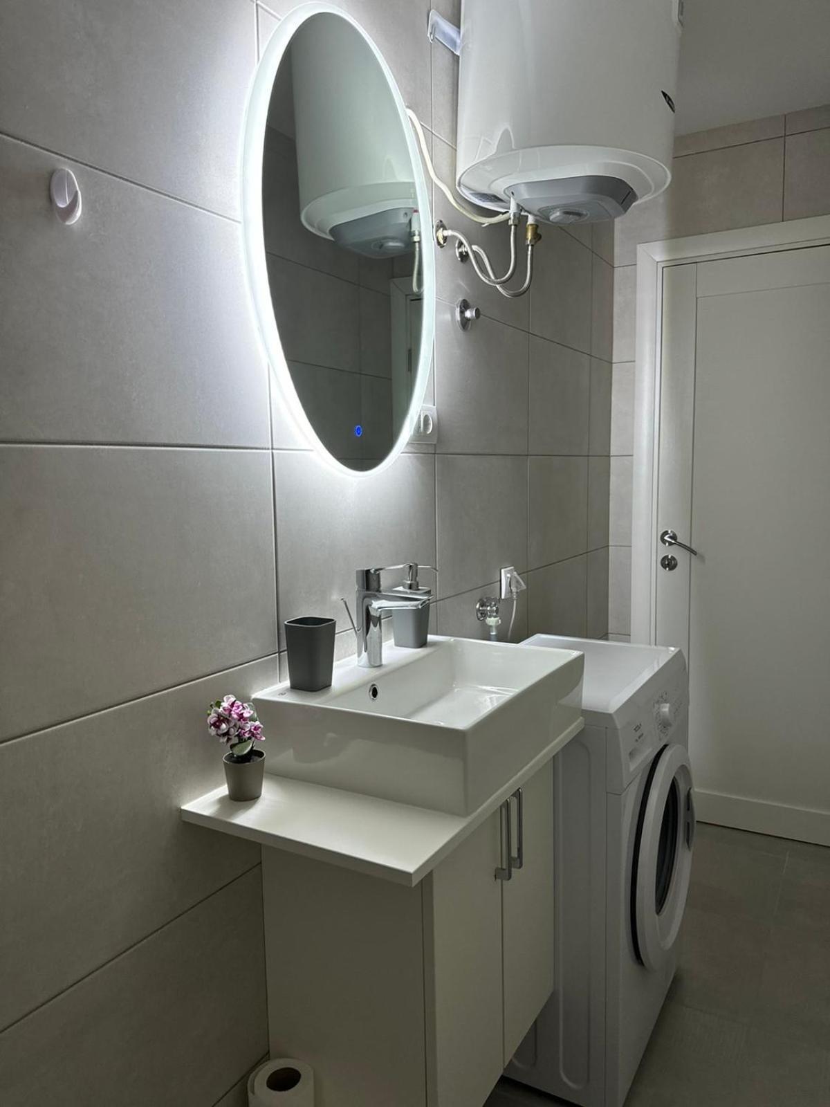 Apartament Varagic *