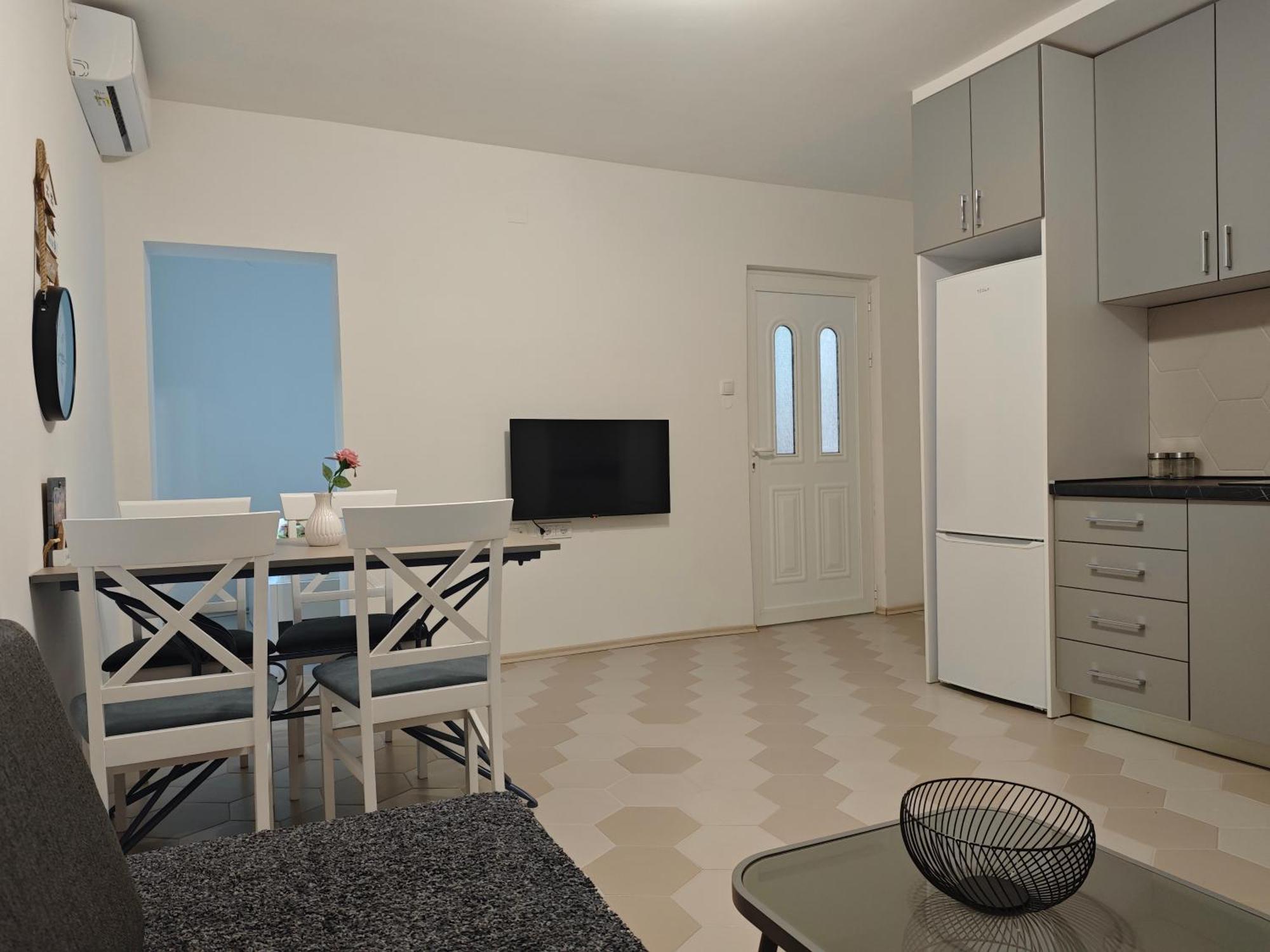 Apartament Varagic *
